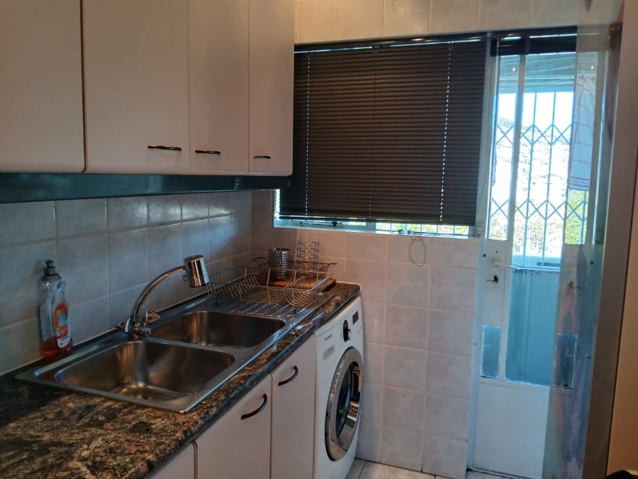 To Let 2 Bedroom Property for Rent in Sea Point Western Cape